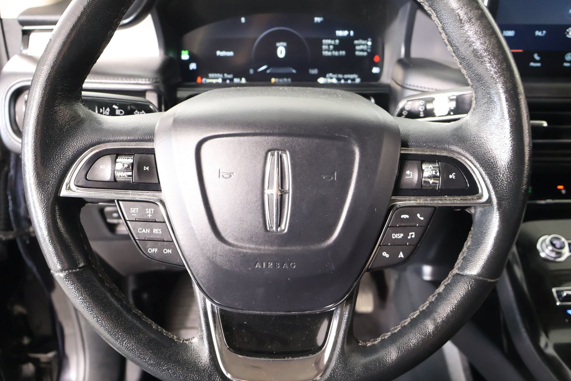 Used 2023 Lincoln Nautilus AWD w/ Premium Package image 3