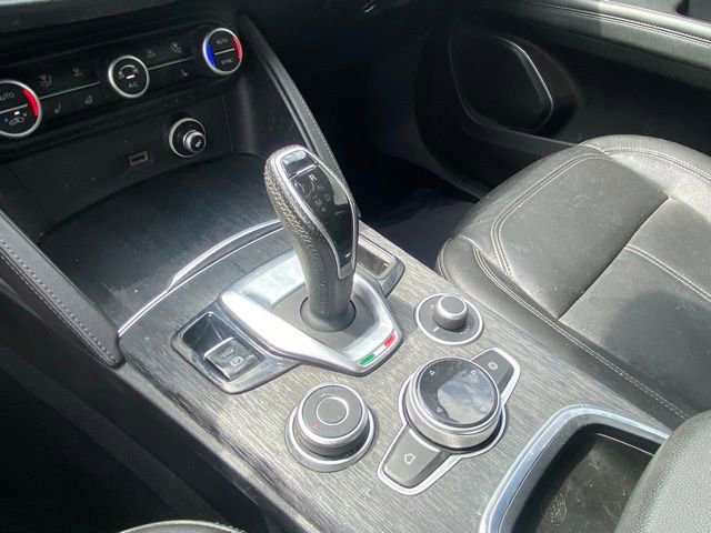 Used 2022 Alfa Romeo Stelvio Sprint RWD image 23