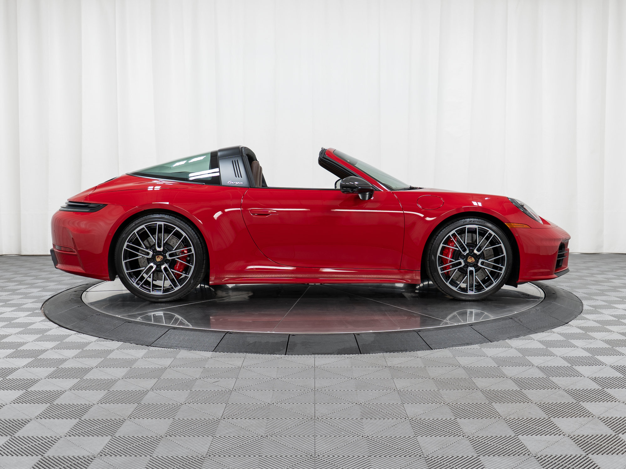 Certified 2026 Porsche 911 Targa 4S AWD/4WD image 8