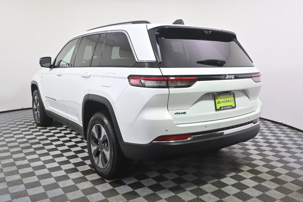 Used 2022 Jeep Grand Cherokee Limited 4xe w/ Luxury Tech Group II AWD/4WD image 3