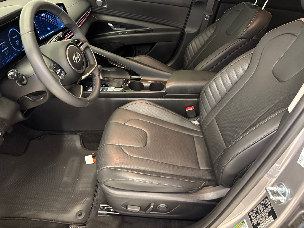 Used 2026 Hyundai Elantra Limited FWD image 19