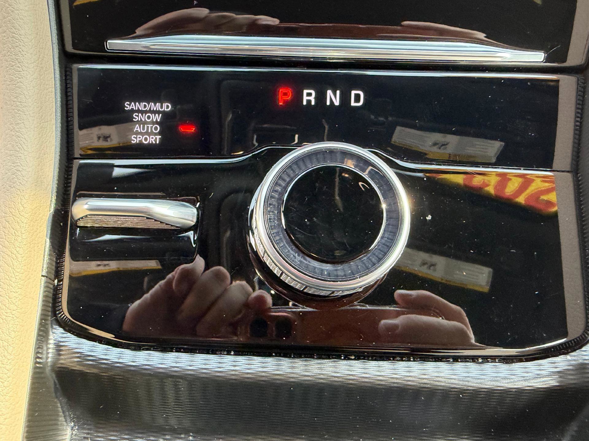 Used 2024 Jeep Grand Cherokee Limited image 23