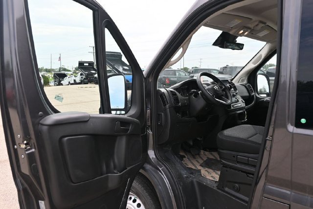 New 2026 RAM ProMaster 2500 w/ Crew Van Package FWD image 17