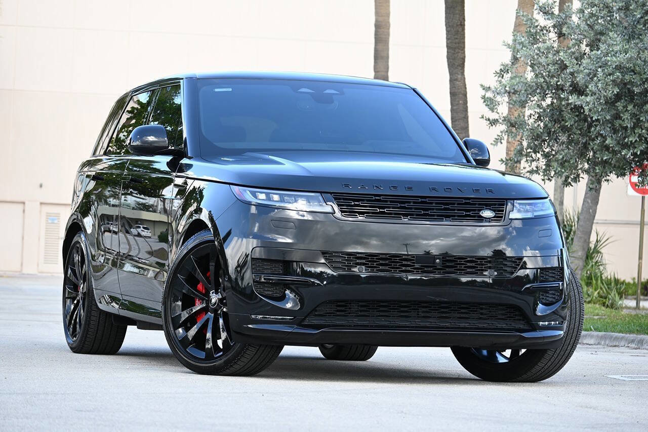 Used 2025 Land Rover Range Rover Sport Dynamic SE image 3
