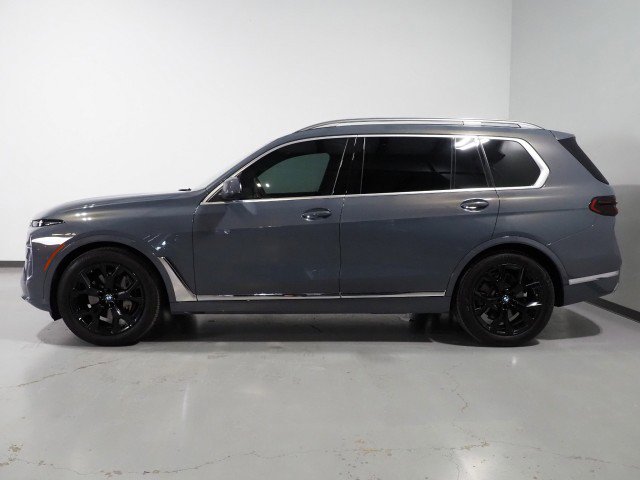 Used 2024 BMW X7 xDrive40i image 9