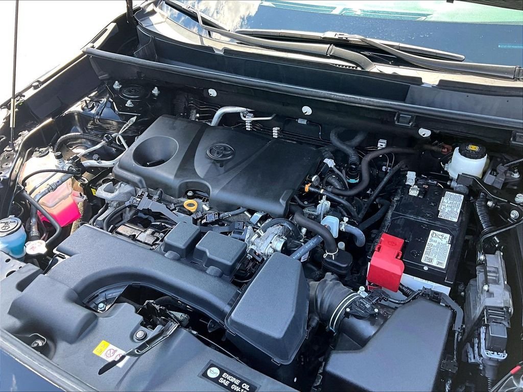 Used 2025 Toyota RAV4 XLE AWD/4WD image 35