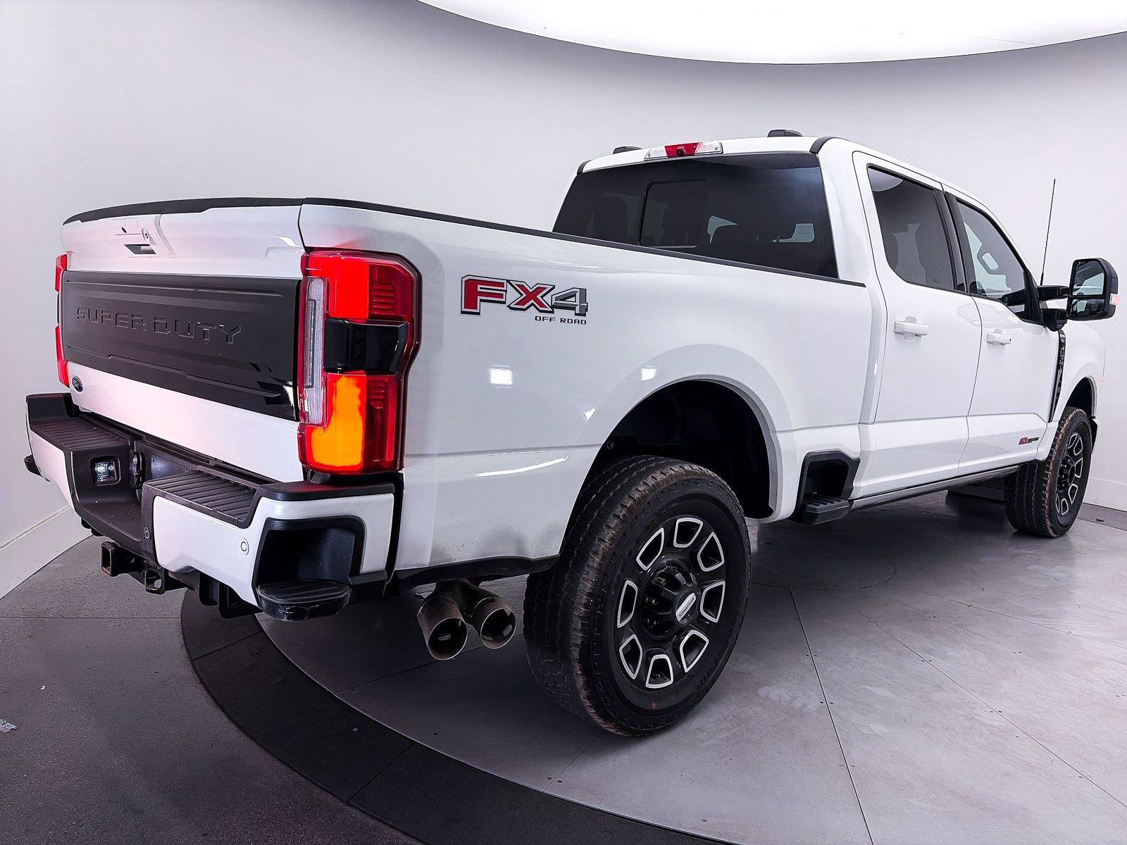 Used 2025 Ford F350 Platinum AWD/4WD image 18