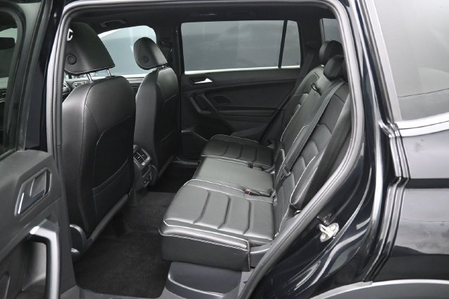 Used 2021 Volkswagen Tiguan SEL Premium R-Line AWD/4WD image 30