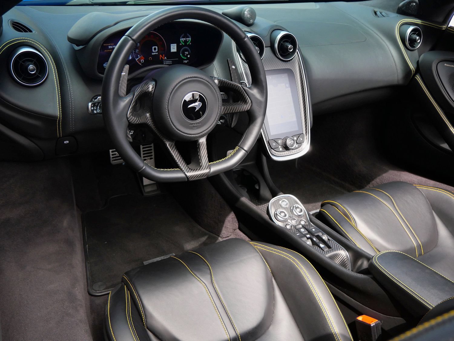 Used 2020 McLaren 570S Spider RWD image 8