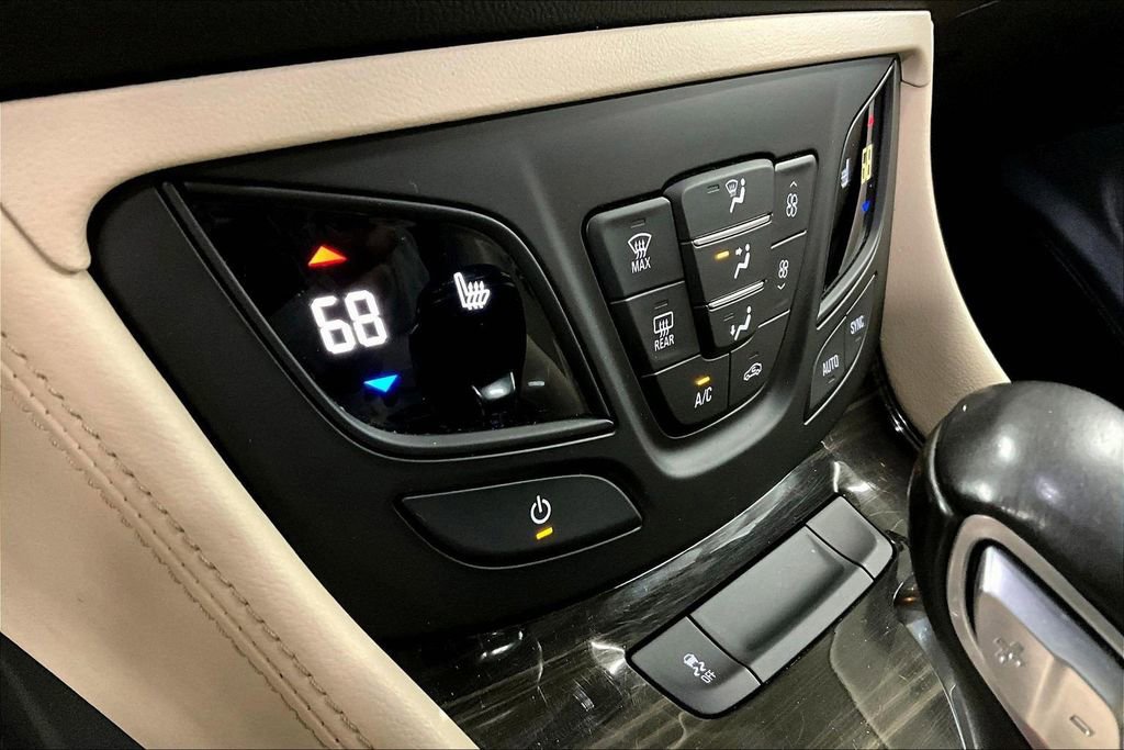 Used 2020 Buick Envision Essence w/ LPO, Road Trip Package image 15