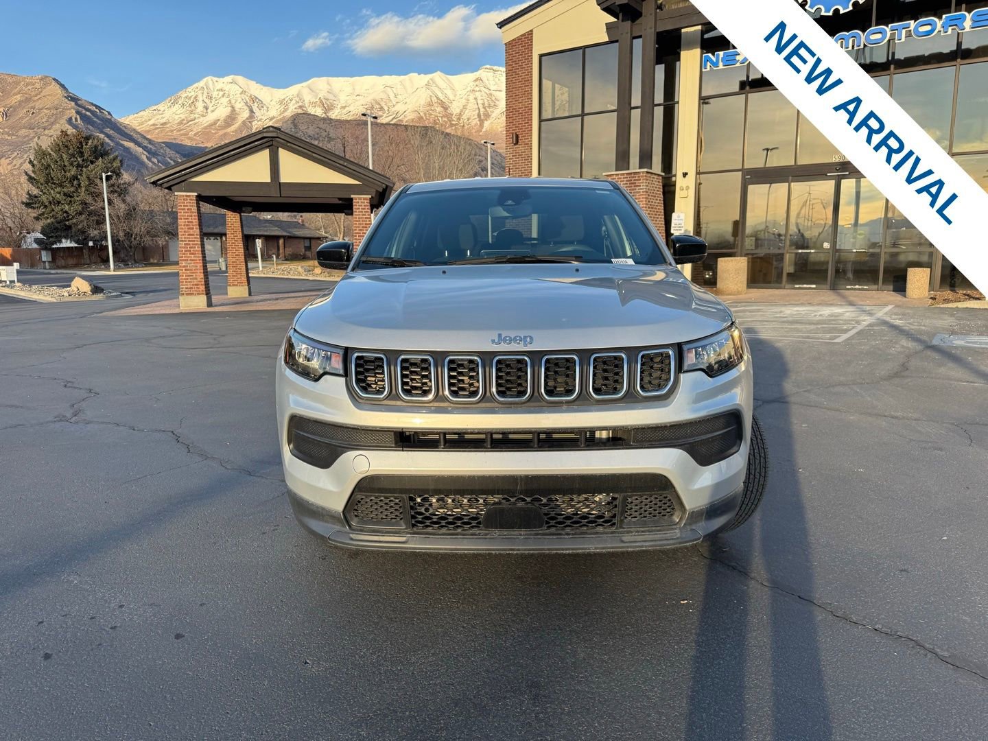 Used 2025 Jeep Compass Sport image 2
