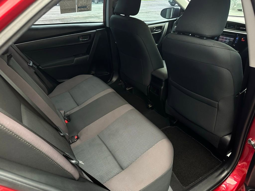 Used 2018 Toyota Corolla LE FWD image 18