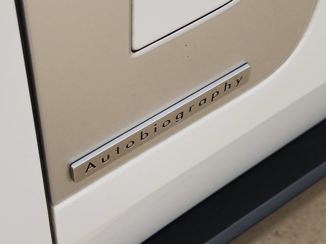 Used 2025 Land Rover Range Rover Autobiography AWD/4WD image 10