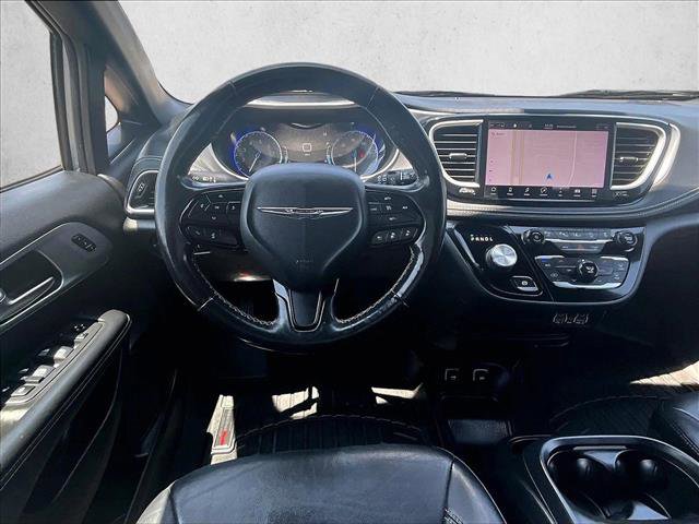 Used 2021 Chrysler Pacifica Touring-L w/ Premium & Safety Sphere Group FWD image 7