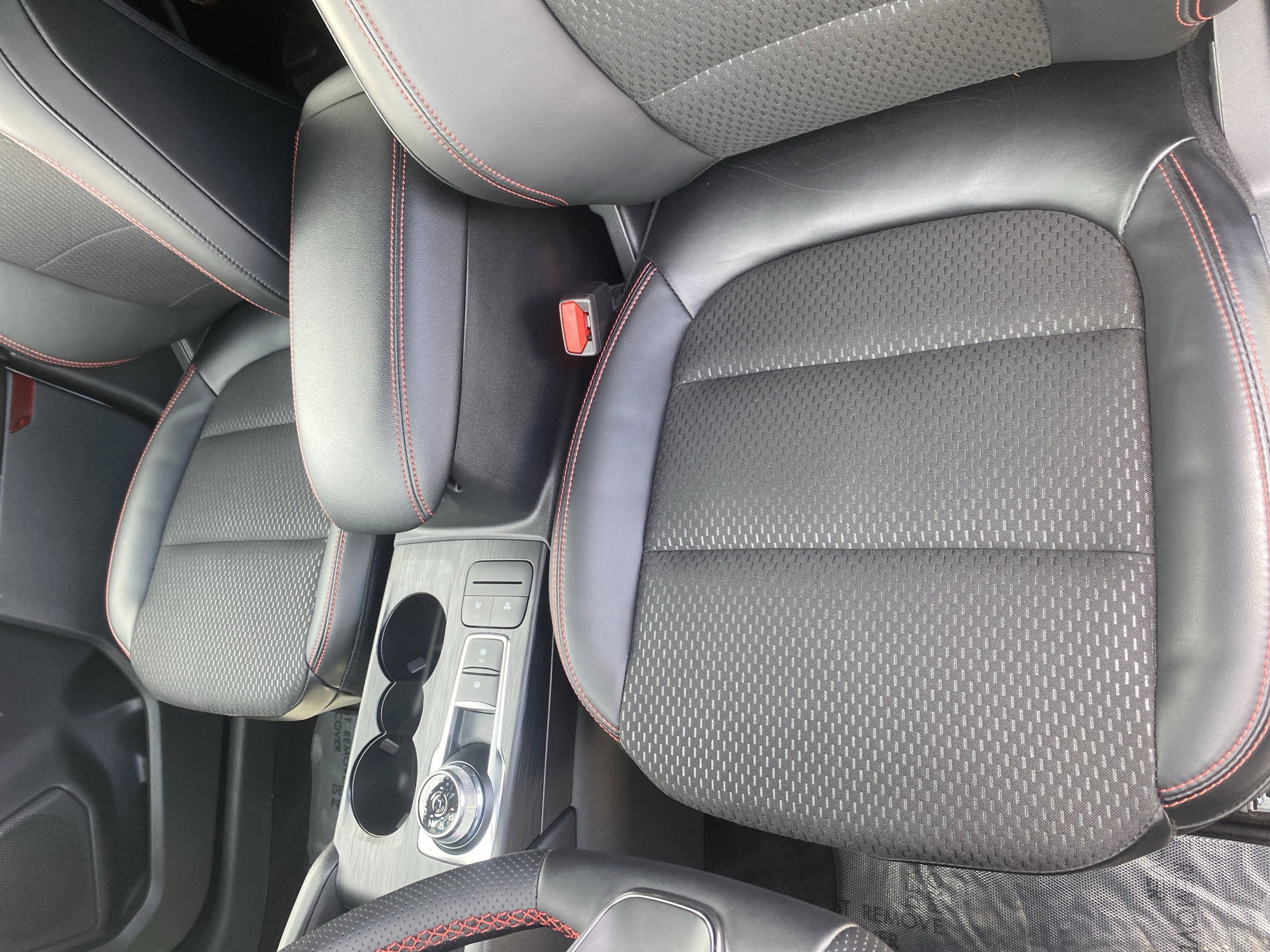 Used 2025 Ford Escape ST-Line w/ Cold Weather Package image 15