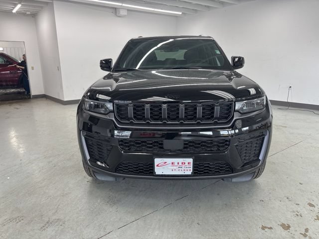 New 2026 Jeep Grand Cherokee Altitude AWD/4WD image 2
