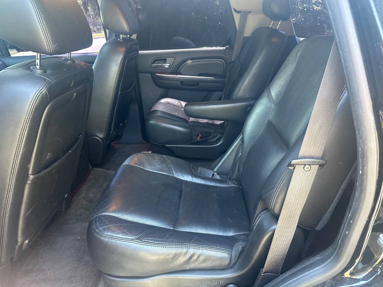 Used 2009 Cadillac Escalade AWD image 11