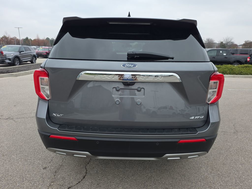 Used 2023 Ford Explorer XLT w/ Equipment Group 202A image 6