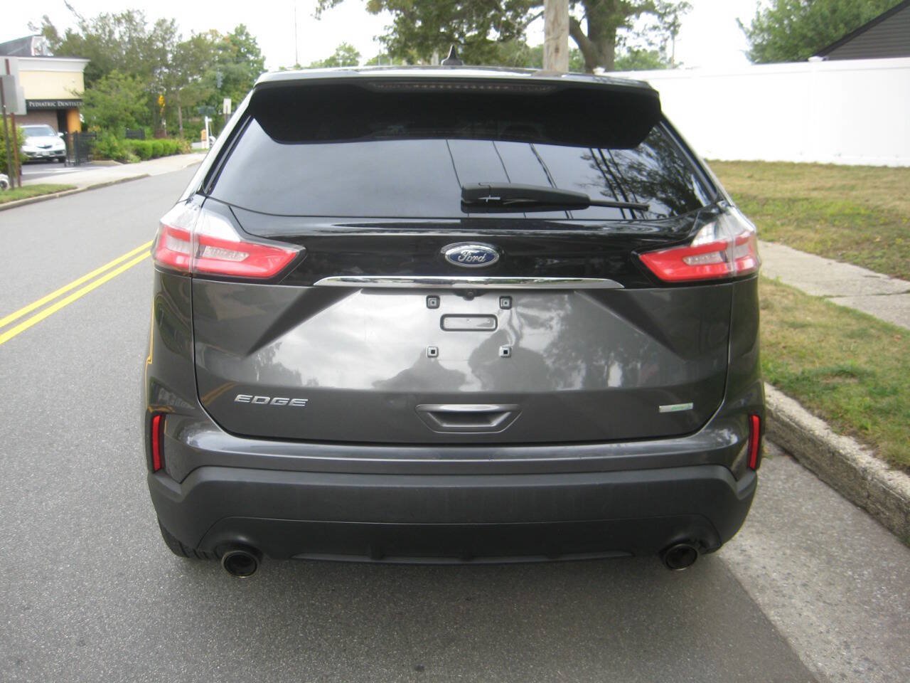 Used 2019 Ford Edge SE FWD image 5