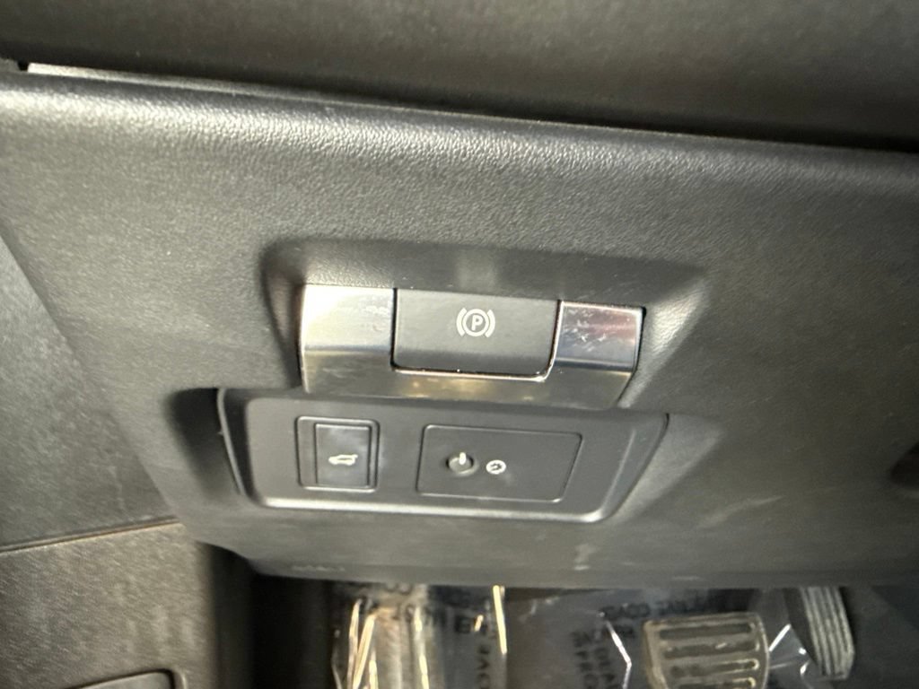 Used 2023 Land Rover Range Rover Evoque SE AWD/4WD image 16