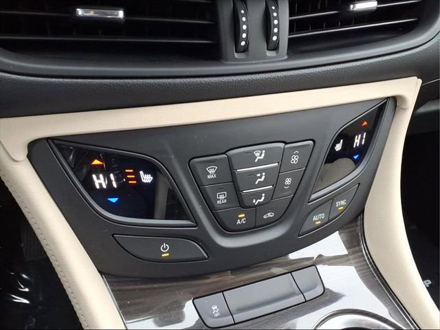 Used 2020 Buick Envision Preferred w/ LPO, Cargo Package image 19