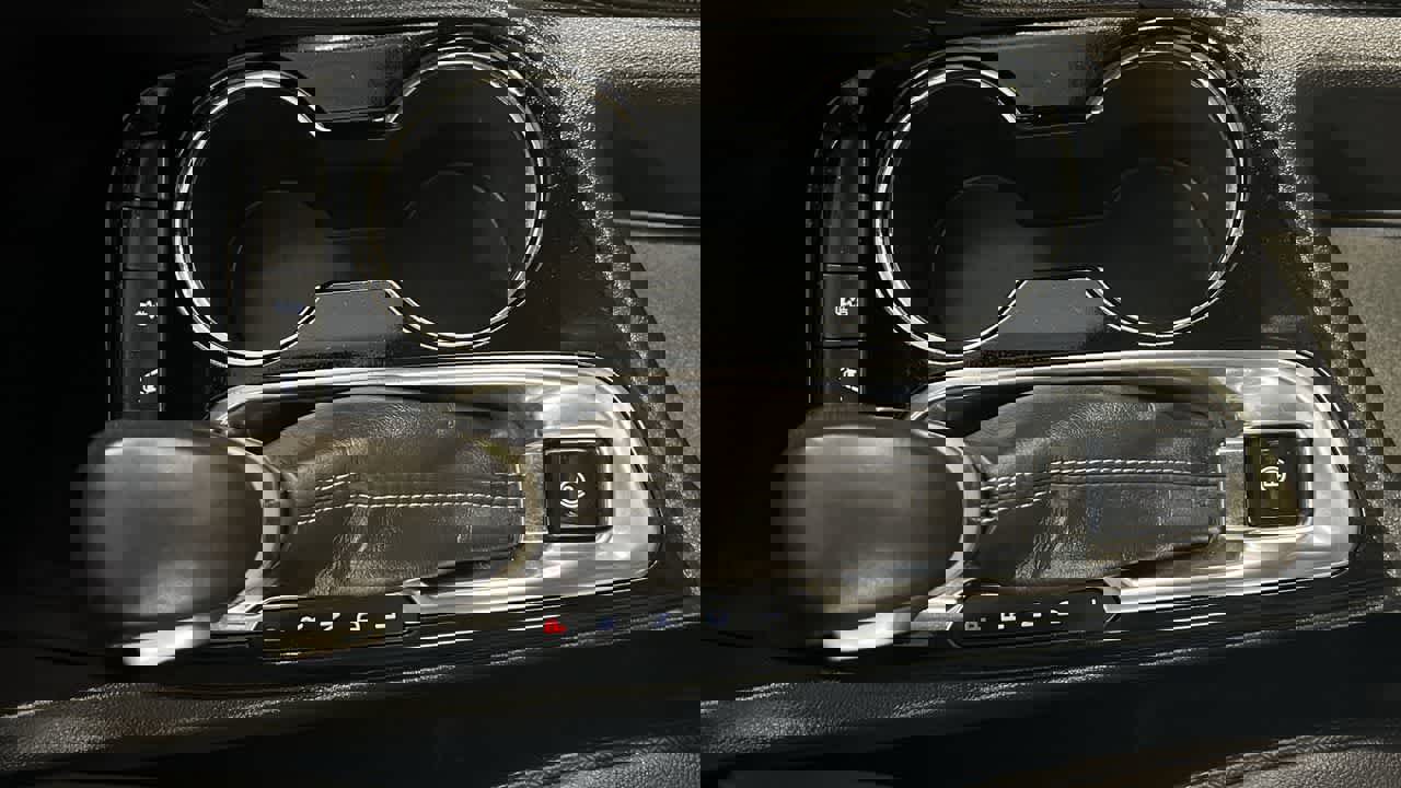 Used 2020 Buick Encore GX Essence w/ Experience Buick Package image 32