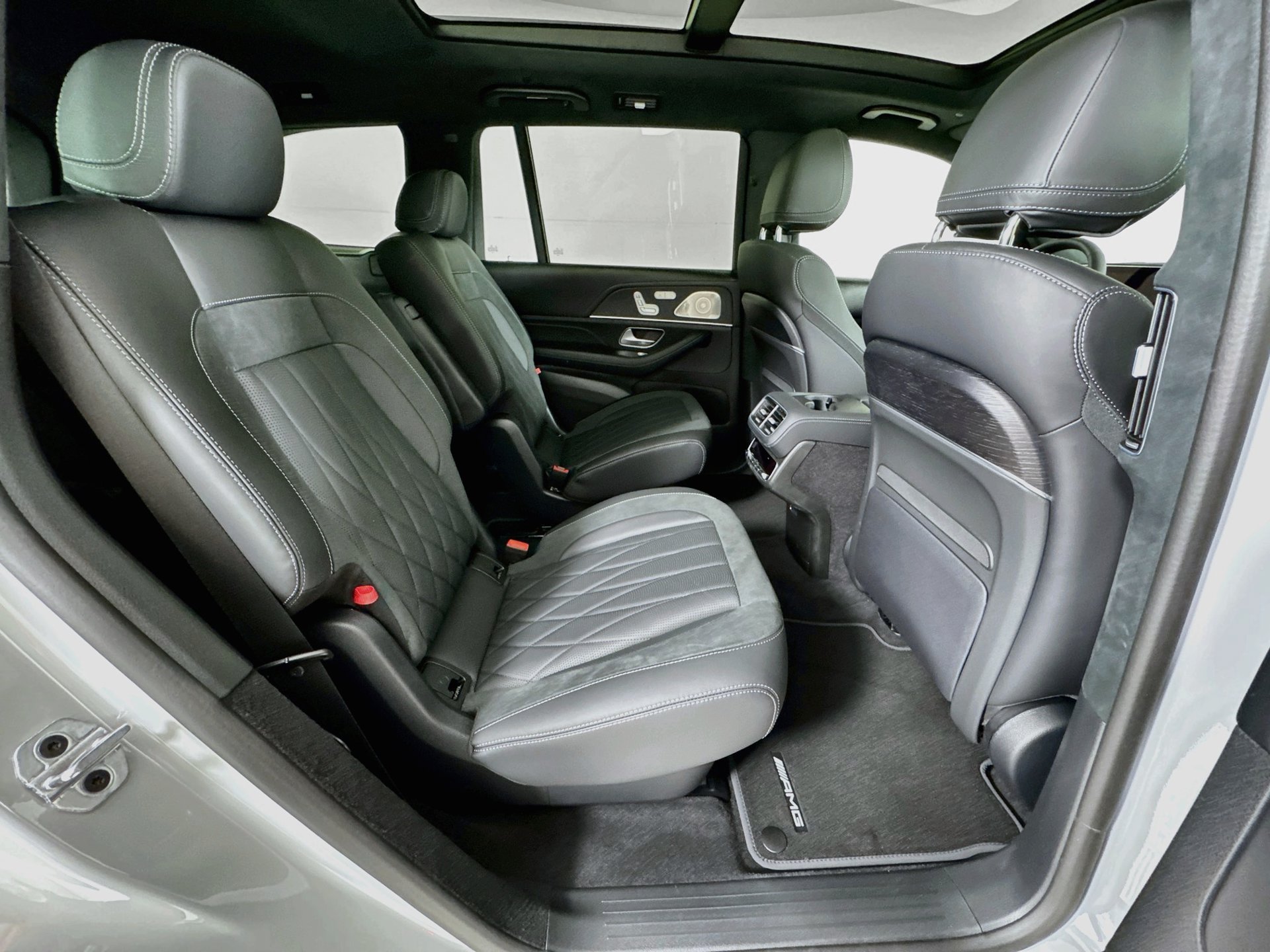 New 2026 Mercedes-Benz GLS 63 AMG 4MATIC image 31