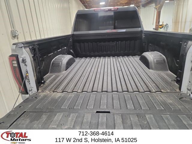 Used 2024 GMC Sierra 2500 AT4 w/ AT4 Premium Plus Package image 9