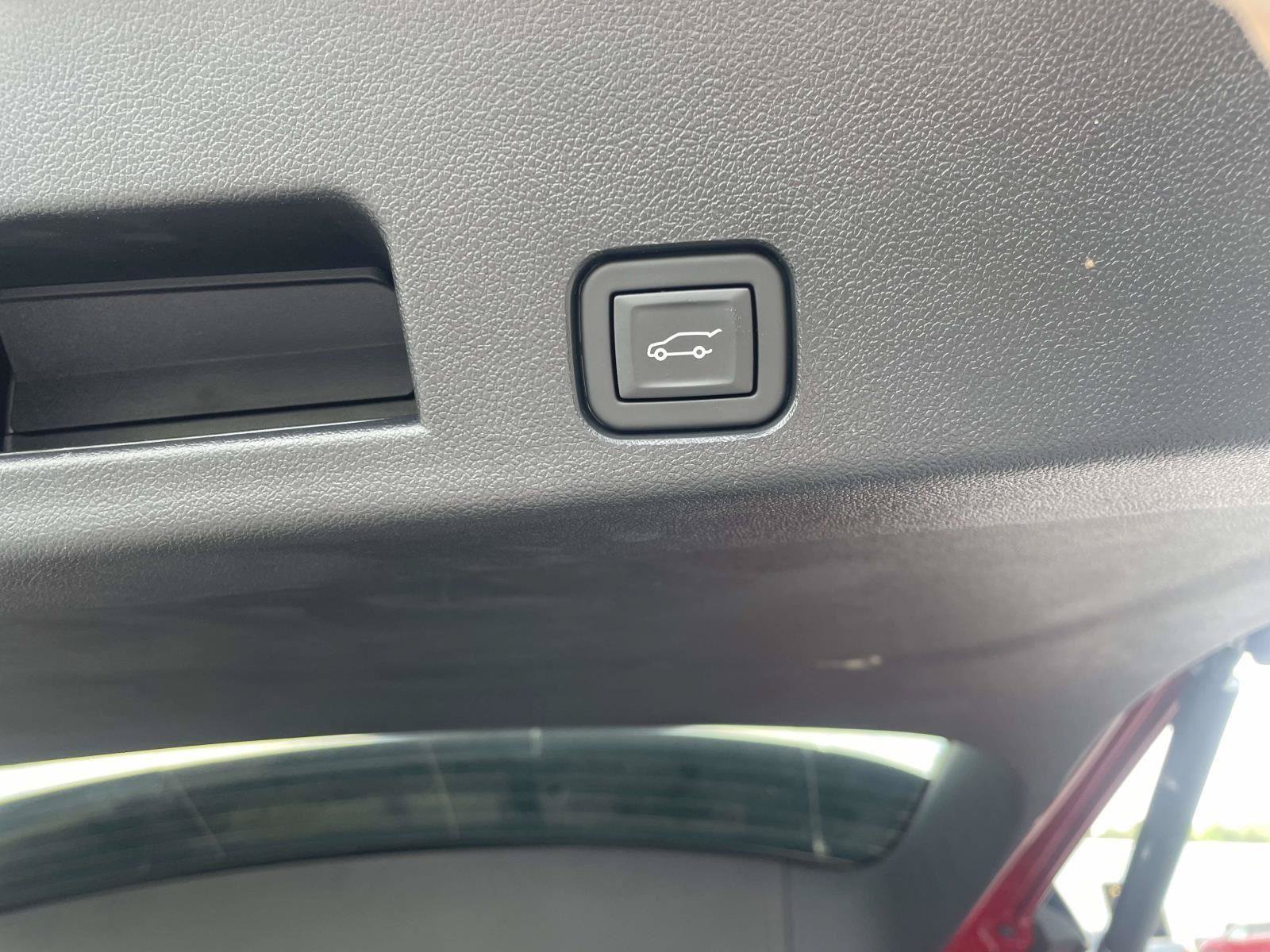 Certified 2024 GMC Acadia AT4 w/ LPO, Floor Liner Package AWD/4WD image 21