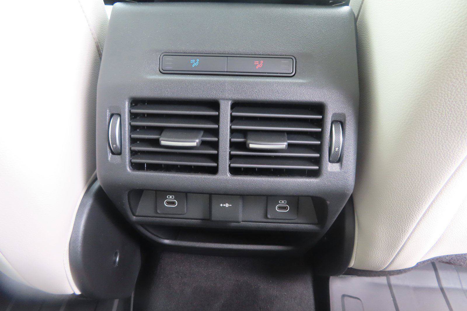 Used 2023 Land Rover Discovery Sport SE AWD/4WD image 37
