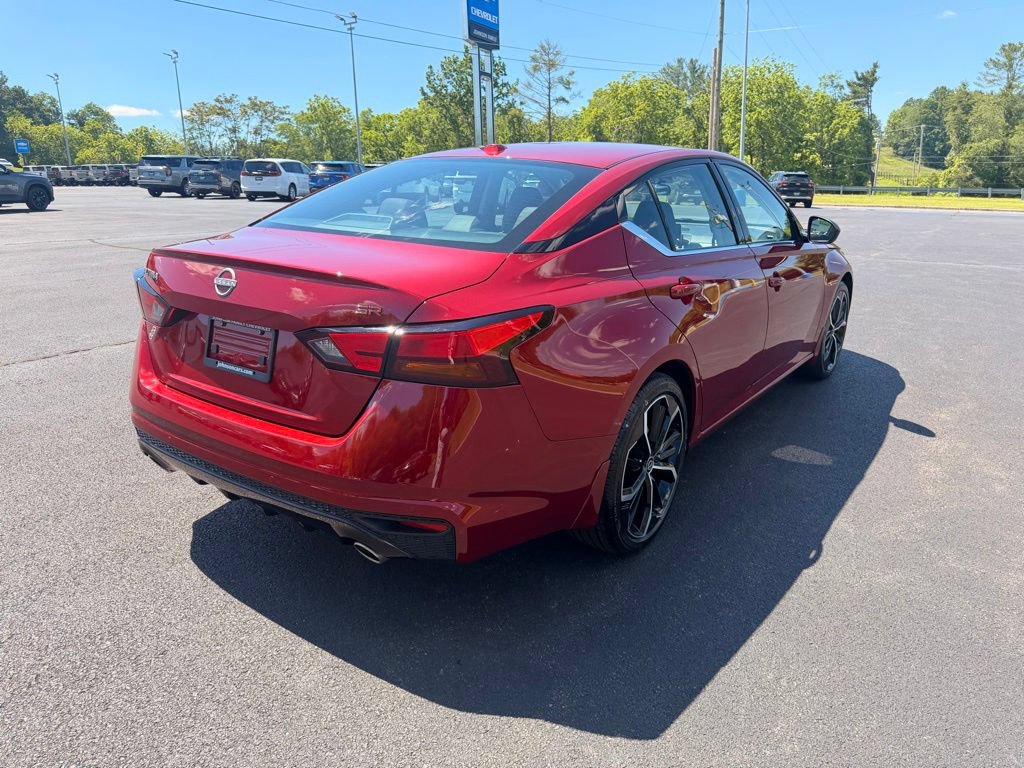 Used 2024 Nissan Altima 2.5 SR FWD image 10