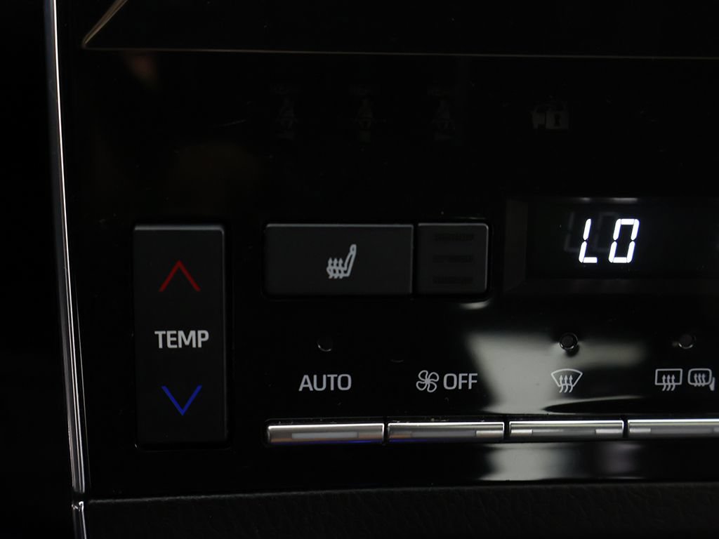 Used 2019 Toyota Avalon XLE w/ Moonroof Package FWD image 49
