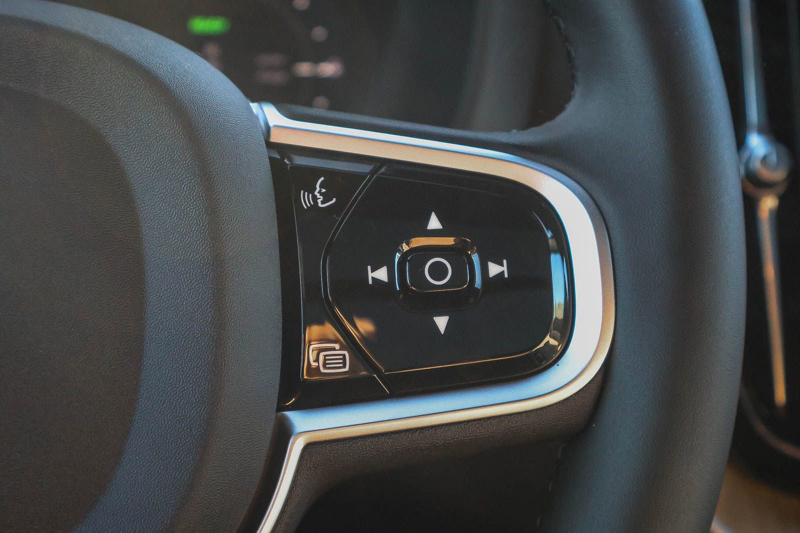 New 2026 Volvo XC60 T8 Plus w/ Climate Package image 37