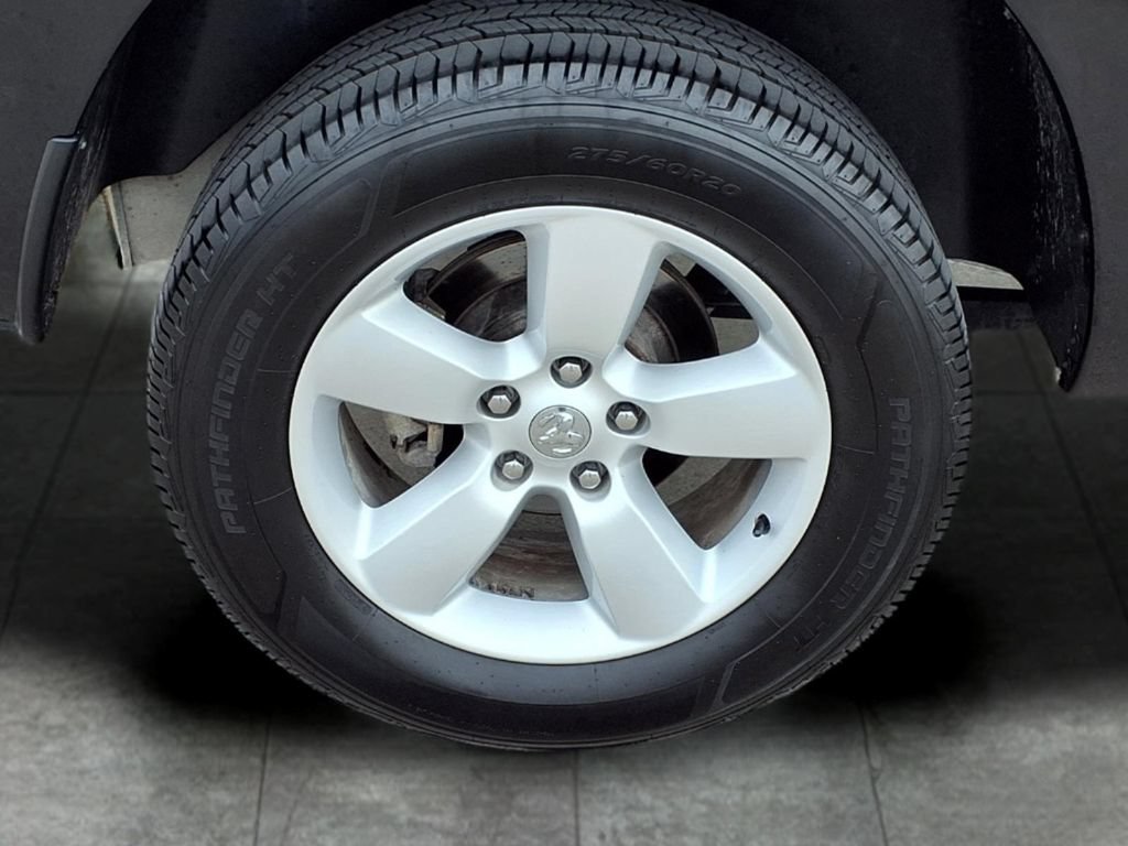 Used 2024 RAM 1500 Classic SLT AWD/4WD image 9