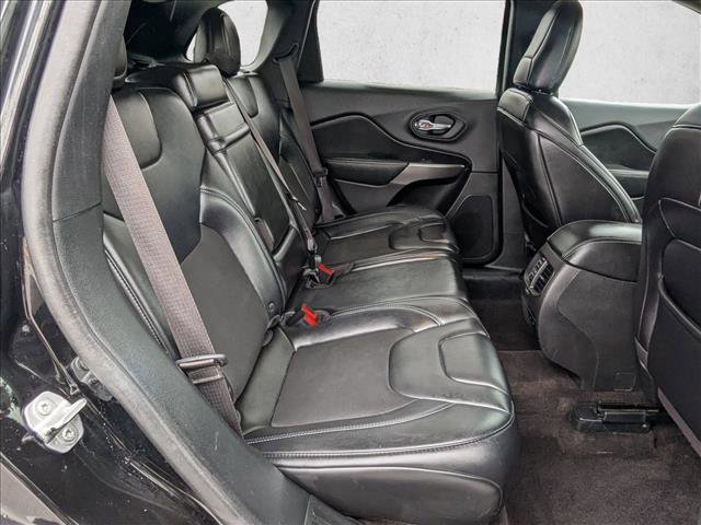 Used 2019 Jeep Cherokee Latitude Plus image 19