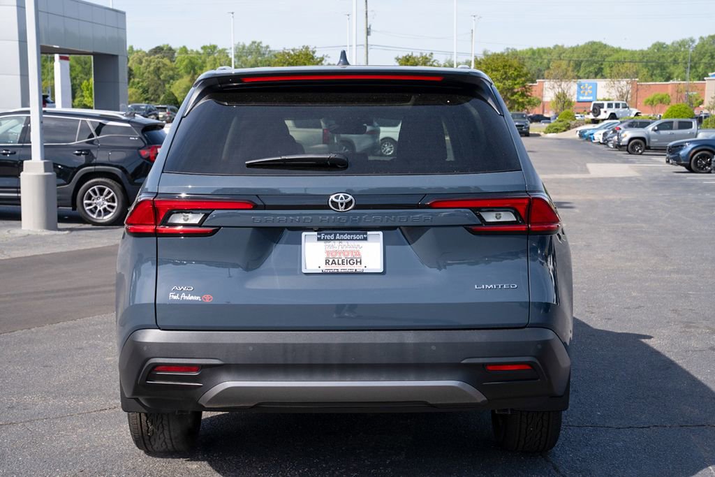 Used 2026 Toyota Grand Highlander Limited image 4