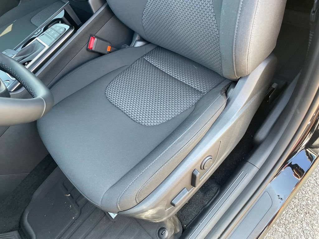 New 2026 Kia Sportage LX w/ LX Convenience Package FWD image 24