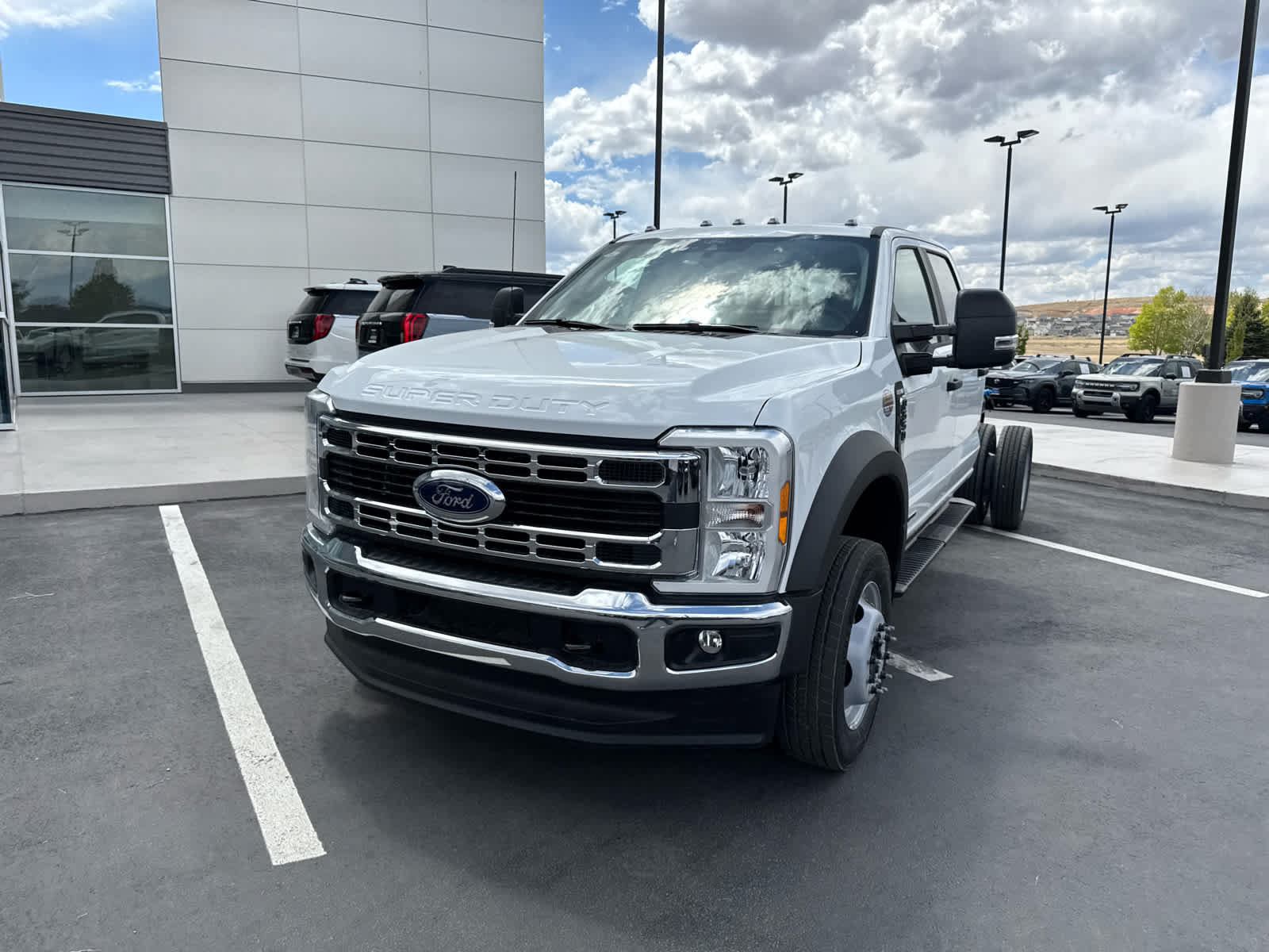 New 2026 Ford F550 4x4 Crew Cab Super Duty w/ XL Chrome Package image 3