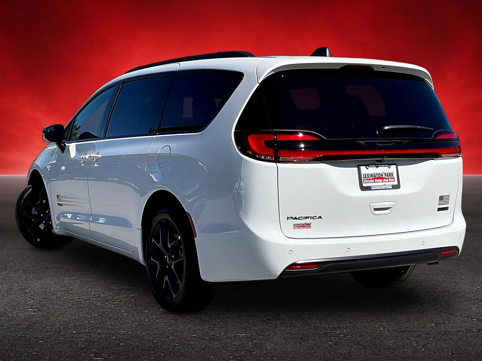 New 2027 Chrysler Pacifica Select AWD/4WD image 3