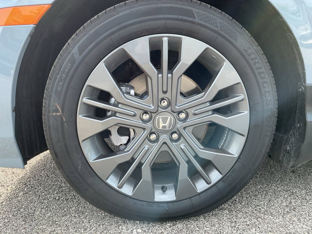 Certified 2026 Honda Odyssey Touring image 4