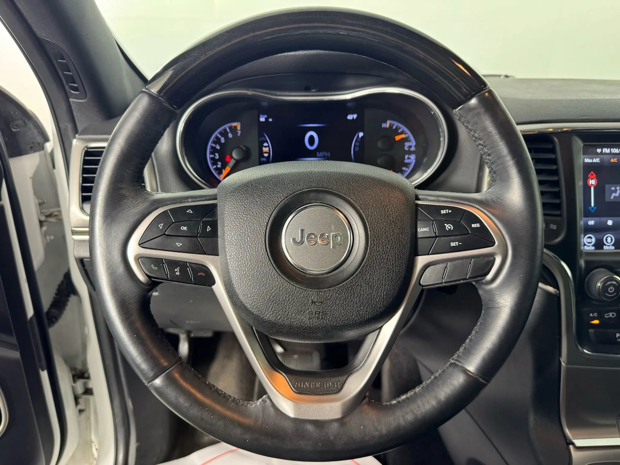 Used 2018 Jeep Grand Cherokee Overland image 13