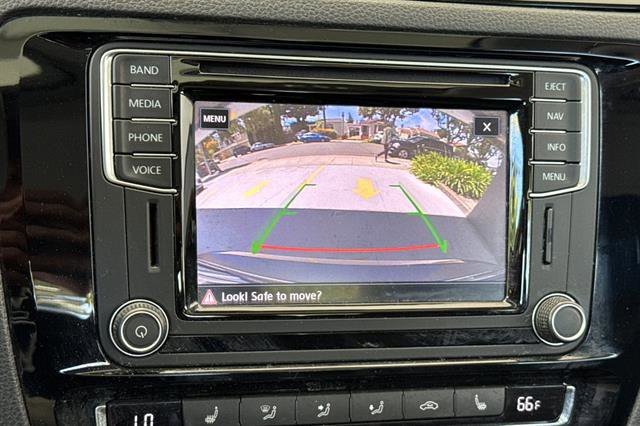 Used 2017 Volkswagen Jetta SEL FWD image 19