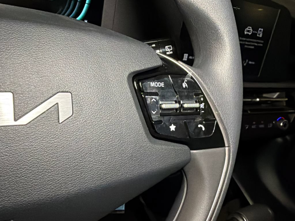 New 2026 Kia Niro LX FWD image 18