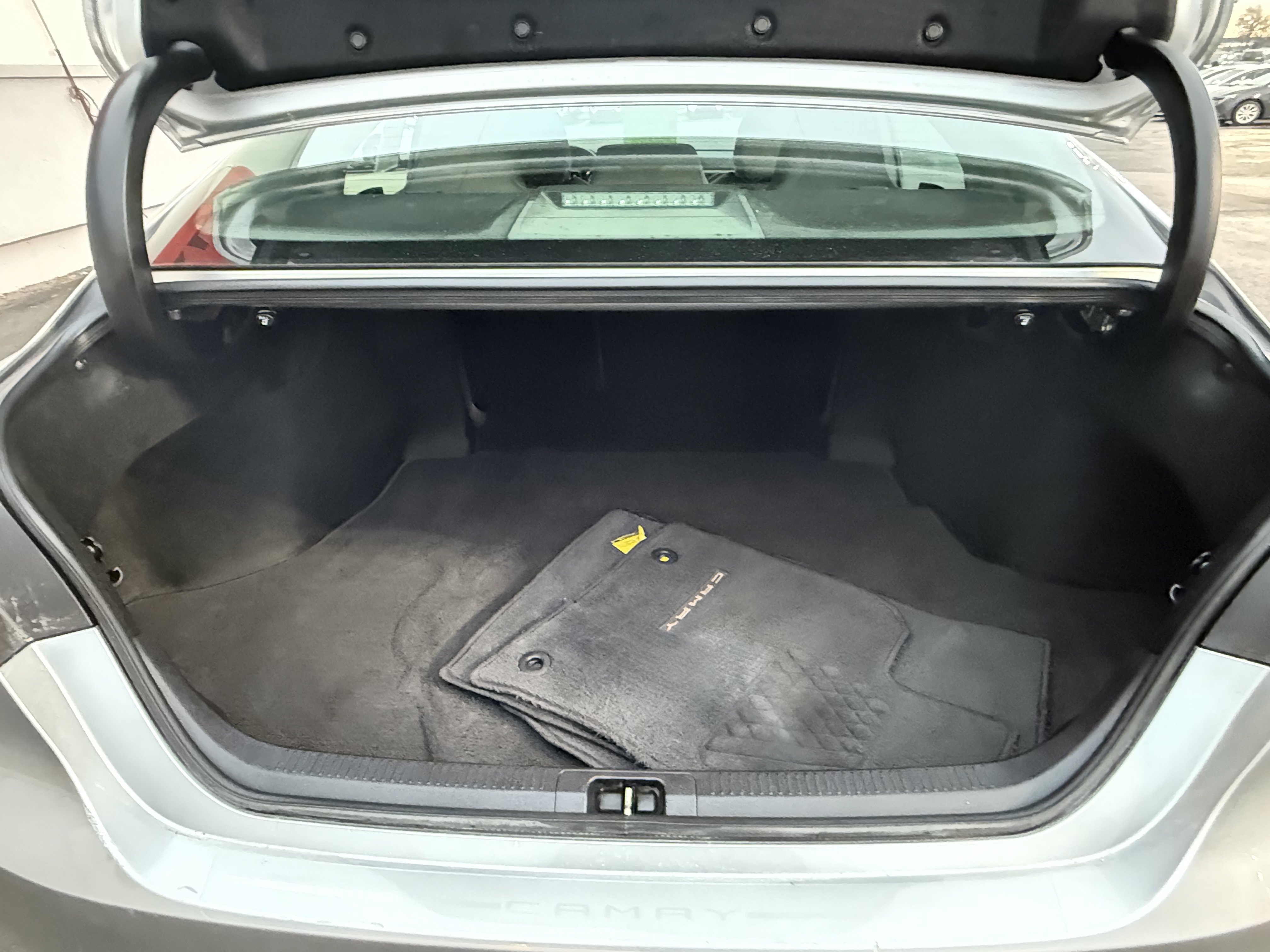 Certified 2019 Toyota Camry LE image 15