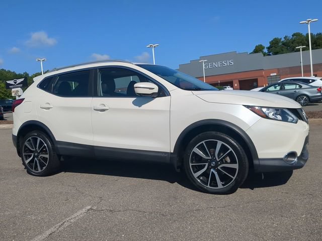 Used 2017 Nissan Rogue Sport SL w/ SL Premium Package FWD image 2