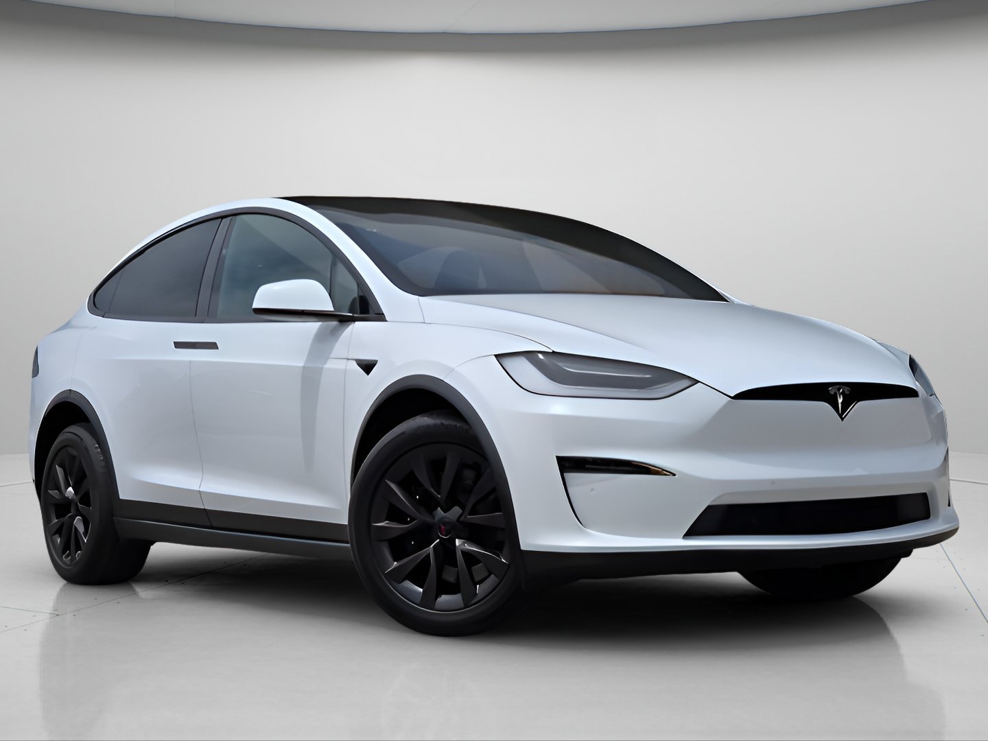 Used 2023 Tesla Model X AWD/4WD image 2