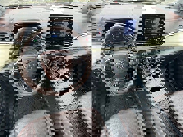 Certified 2023 Toyota Sienna Platinum image 12