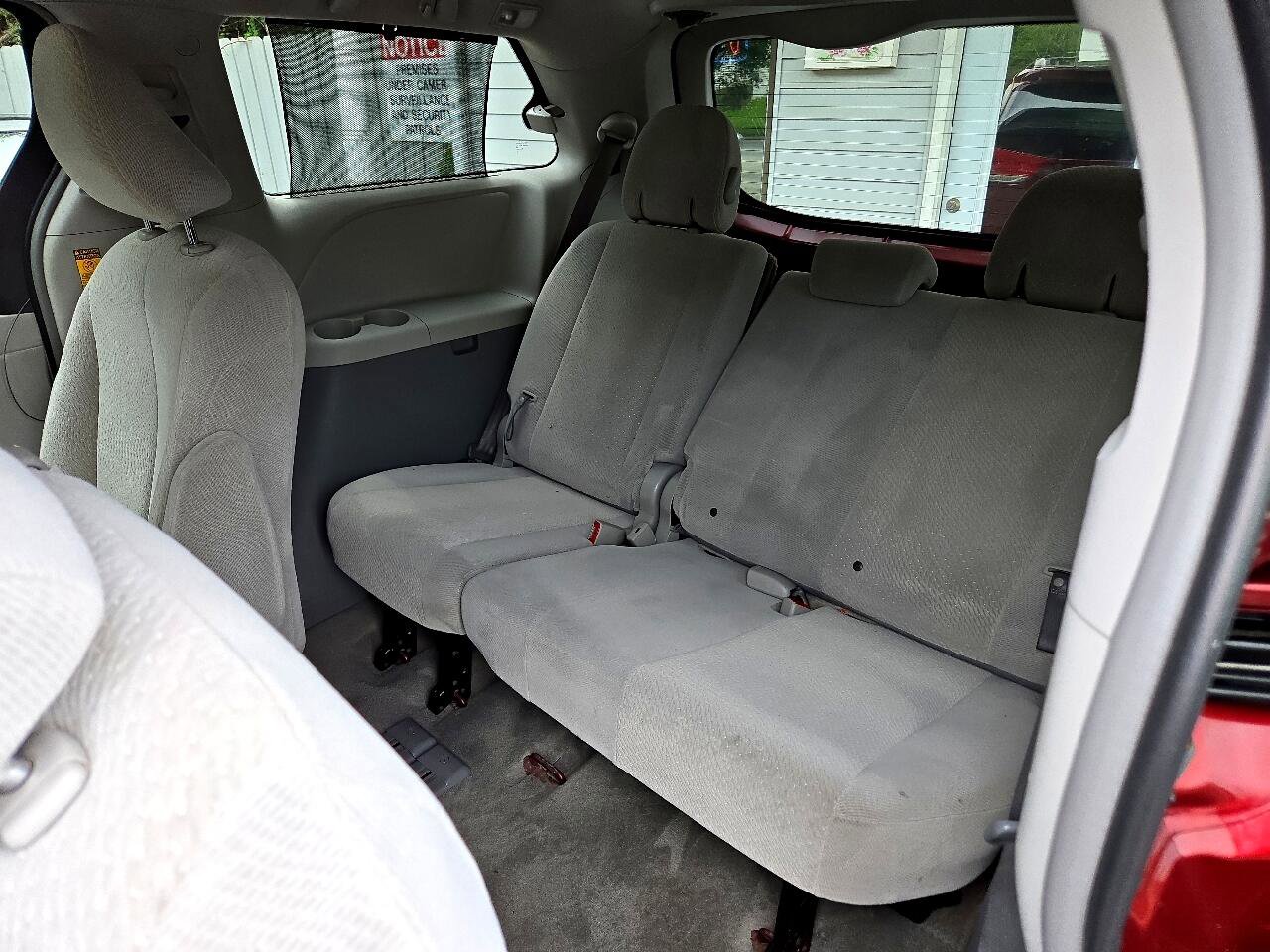 Used 2014 Toyota Sienna LE image 12