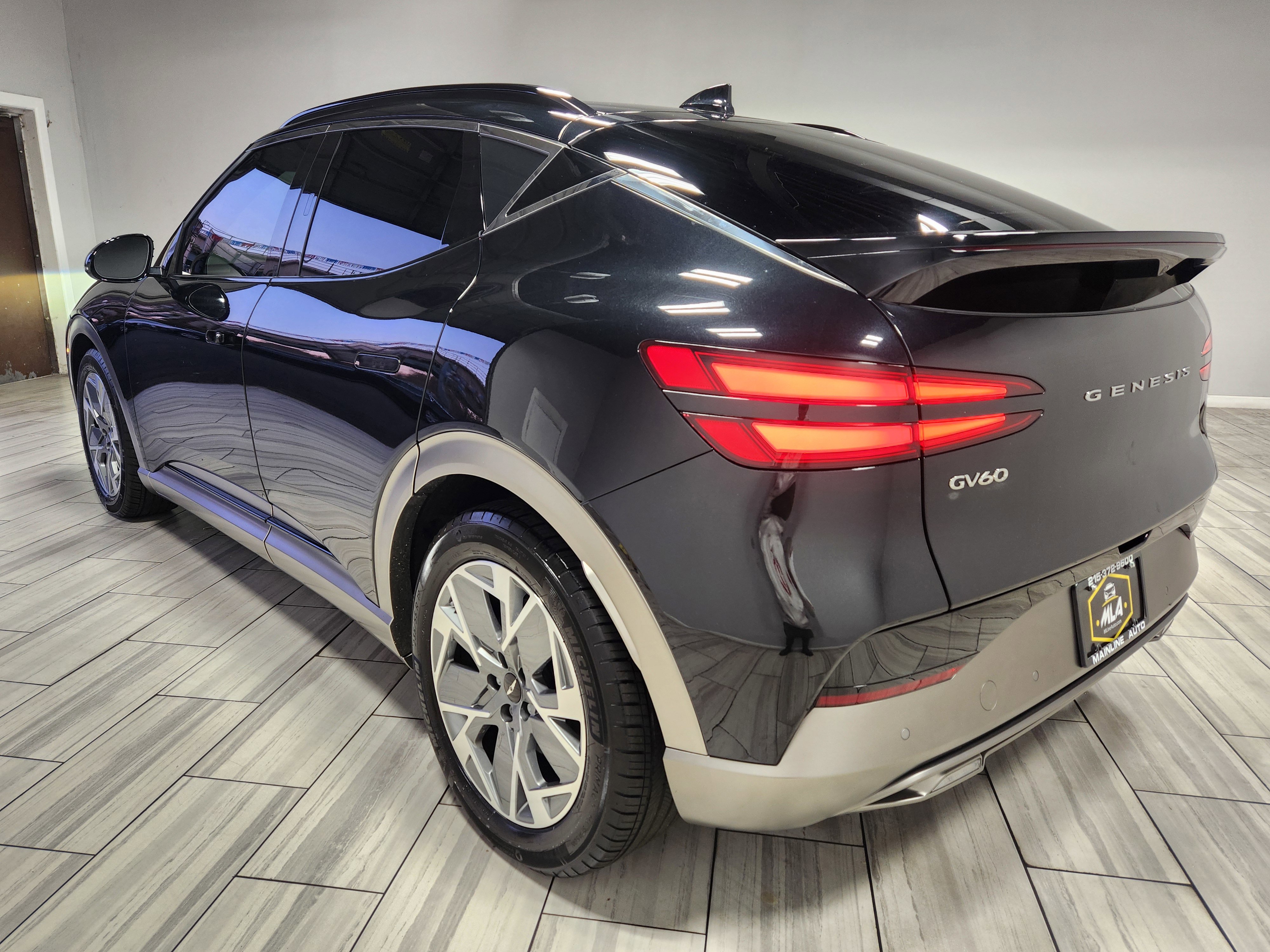 Used 2025 Genesis GV60 RWD image 3