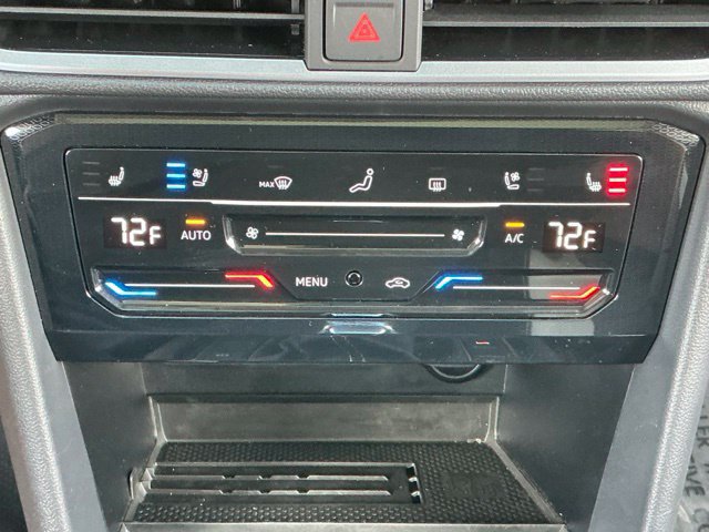 Certified 2025 Volkswagen Taos SEL AWD/4WD image 27